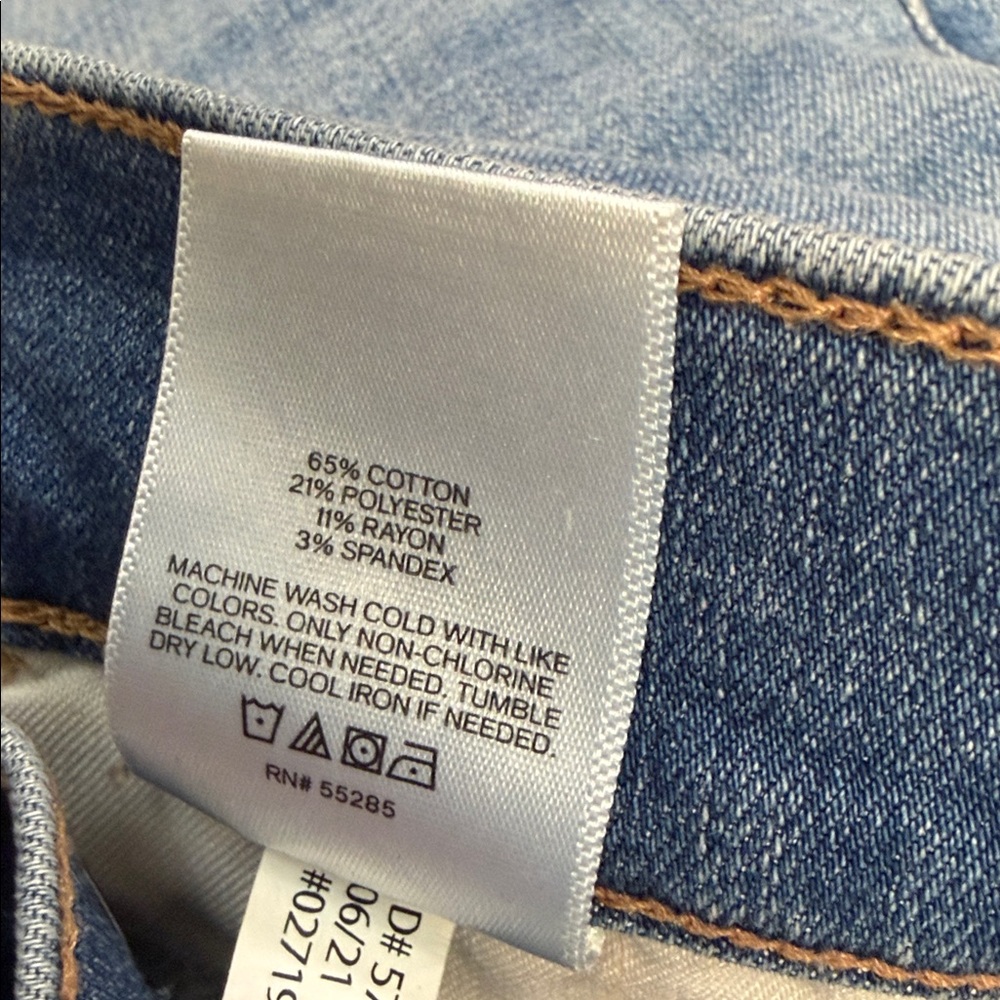New! Express Skinny Hugh Rise Capri Jeans size 14R - Picture 6 of 6